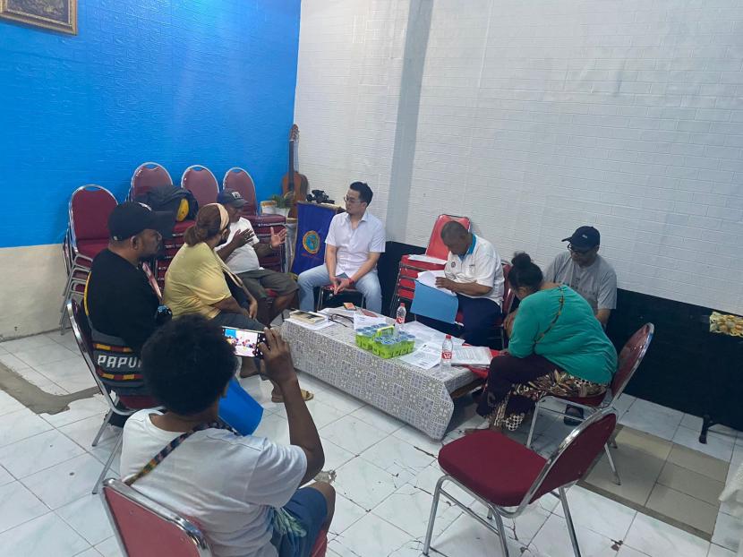 Abraham saat melakukan pertemuan dengan perwakilan warga Papua, di Mess Cendrawasih, Tanah Abang, Jakarta Pusat, Rabu (26/10/2022).