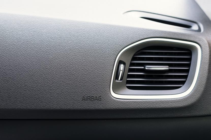 Mobil (ilustrasi). Ada beberapa cara yang dapat dilakukan untuk mentralkan suhu kabin mobil ketika cuaca panas.