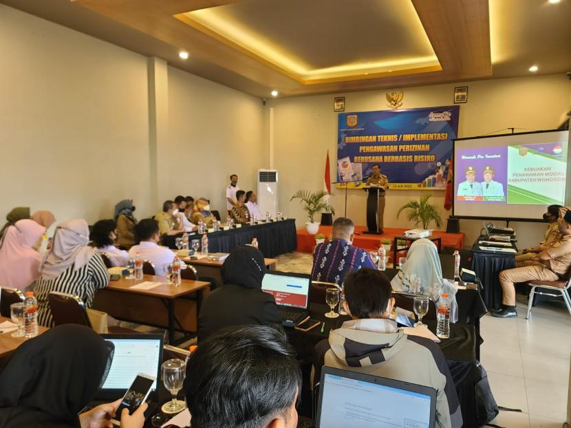   Acara Bimbingan Teknis Sosialisasi Implementasi Perizinan Berusaha Berbasis Risiko di Wonosobo, Jawa Tengah.