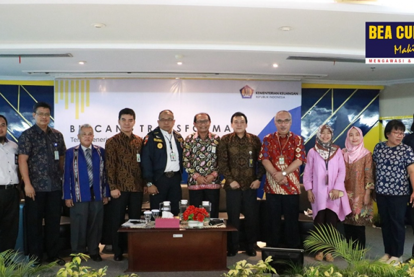 acara bincang transformasi dengan tema Penerimaan dan Dialog Penguatan Kebangsaan yang digelar oleh satuan kerja Kementerian Keuangan Wilayah Kalimantan Selatan dan Tengah, pada Kamis (22/8).