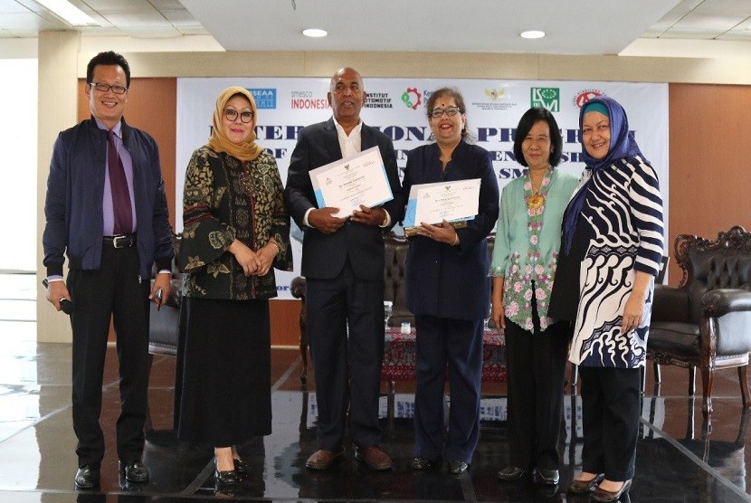 acara E-Learning English Program For SMEs, yang diselenggarakan atas kerjasama forum of Small Medium Economic AFRICA ASEAN (FORSEAA), Dekranas, ISWI dan smesco INDONESIA.