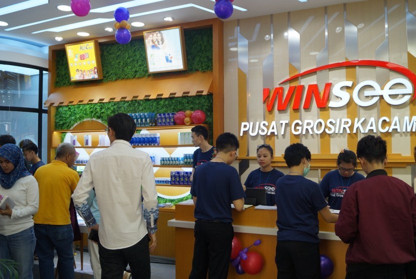 acara Grand Opening Spektakuler 'Optik Winsee', Sabtu (31/3 lalu, Optik Winsee yang terletak di Jalan Pasar Baru nomor 88 Jakarta Pusat, sukses dikunjungi banyak orang.