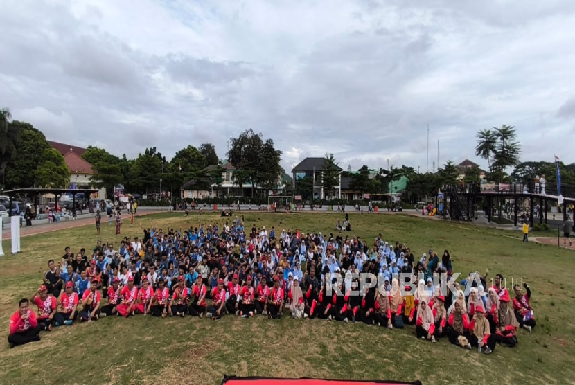 Ratusan Pelajar Ikut Olahraga Bareng Ayah