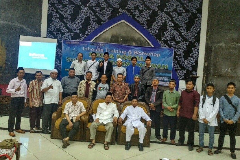 Acara Inhouse Training & Workshop, Media Sosial Sebagai Sarana Dakwah dan E-Commerce.