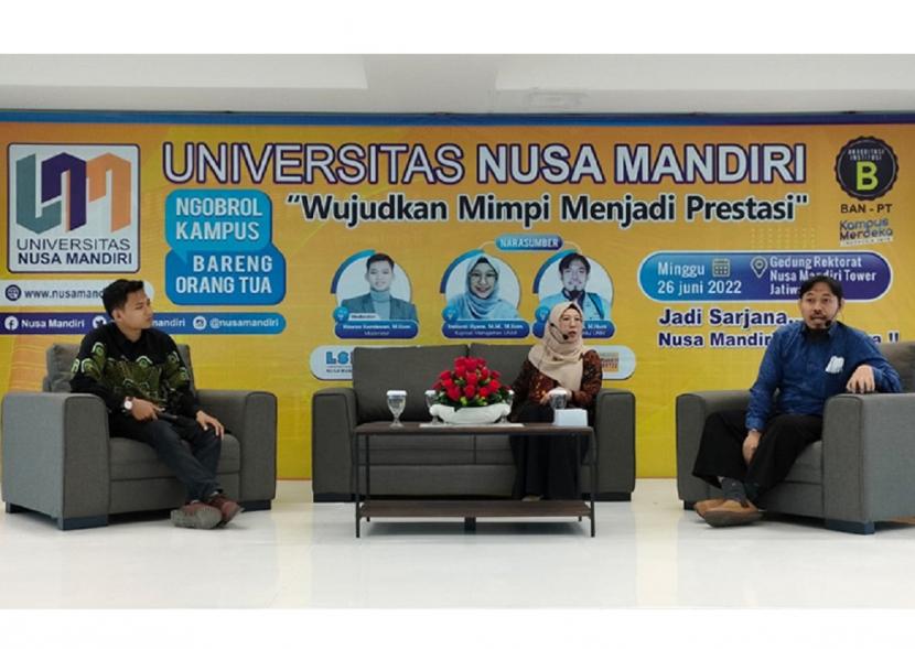 Acara NKBO (Ngobrol Kampus Bareng Orang tua) sukses dilaksanakan di Universitas Nusa Mandiri (UNM) kampus Jatiwaringin, Jakarta Selatan, pada Ahad (26/6) kemarin. Kegiatan ini merupakan agenda rutin UNM sebelum mahasiswa baru, memasuki dunia perkuliahan.