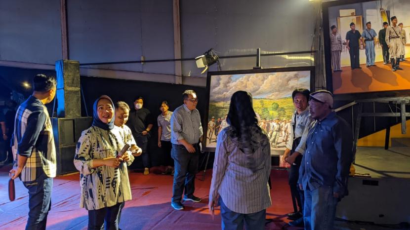 Acara Pameran Lukisan bertajuk Jenderal Gerilya, Ahad (9/10/22) di Bioskop Misbar Taman Kota Usman Janatin. 