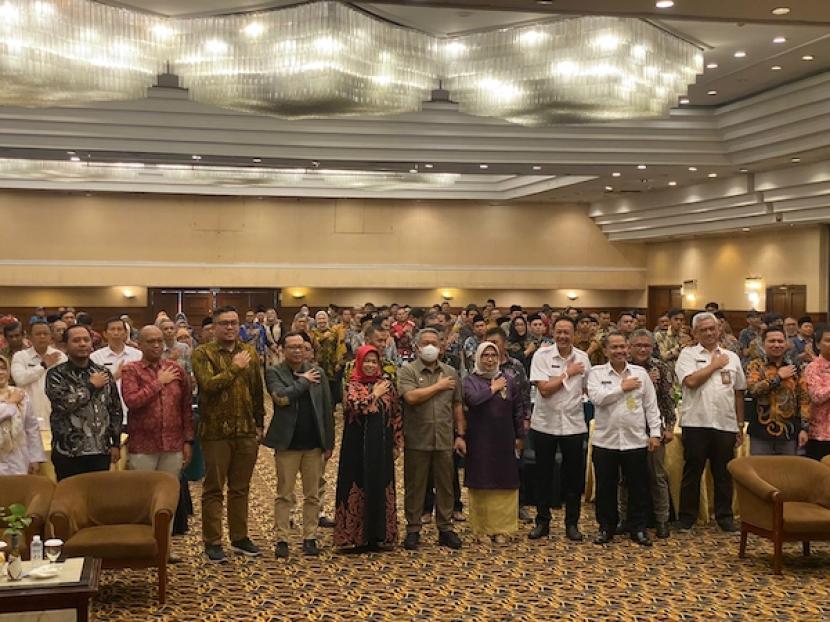 Acara pelantikan Panitia Pemilihan Kecamatan (PPK) untuk Pemilu 2024 di Kota Bandung, yang berlangsung di Hotel Horison, Kota Bandung, Rabu (4/1/2023). 