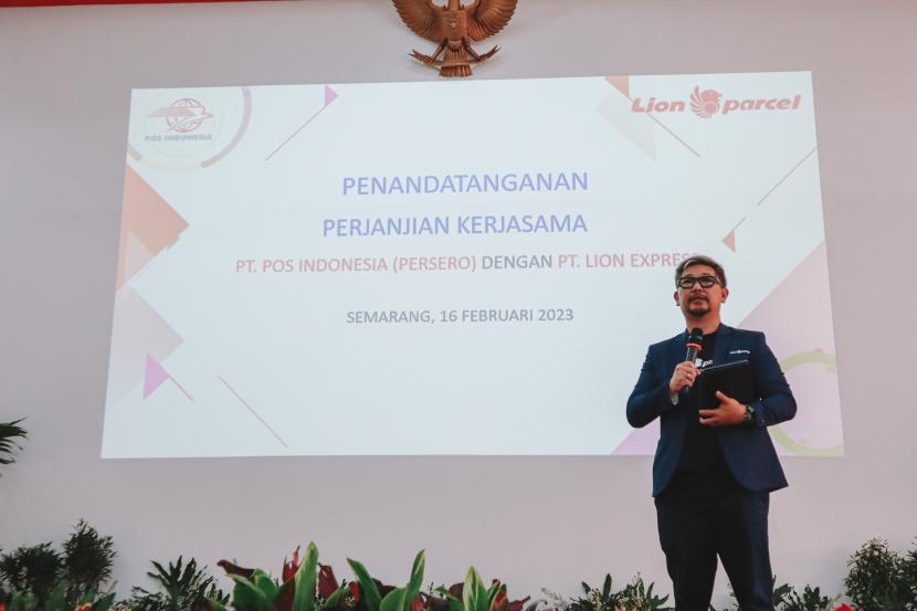 Acara penandatanganan perjanjian kerjasama antara PT Pos Indonesia dengan PT Lion Express di Semarang, 16 Februari 2023. Percepatan distribusi logistik dinilai lebih efektif dan efisien bagi pengguna PT Pos