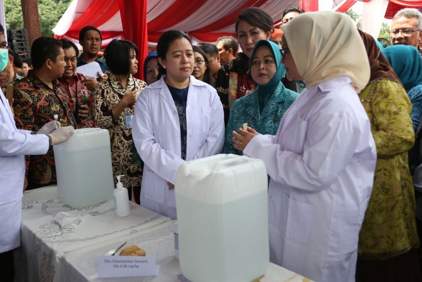  acara pencanangan Gerakan Masyarakat Hidup Sehat Sadar Pangan Aman (GERMAS SAPA) di Tugu Api, Taman Mini Indonesia Indah.