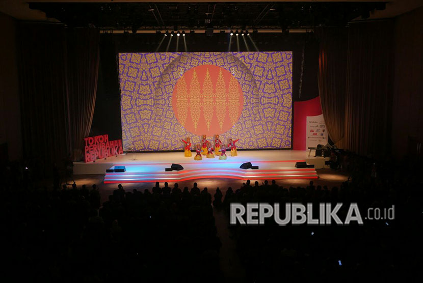 Acara penganugerahan Tokoh Perubahan Republika di Djakarta Theater, Jakarta Pusat, Selasa (10/4).