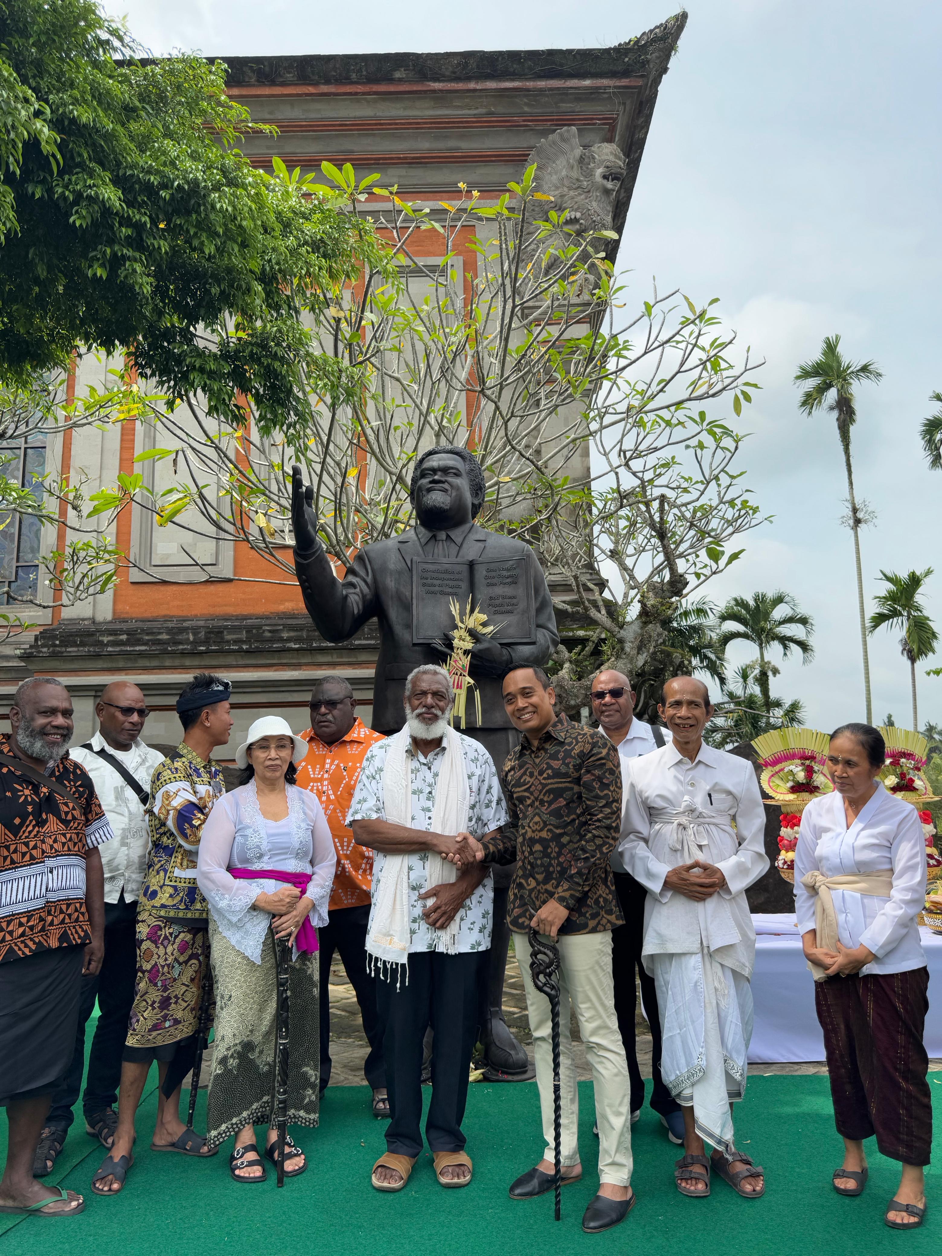 Acara peresmian patung Sir Michael Thomas Somare di Papua Nugini, Kamis (7/8/2025).