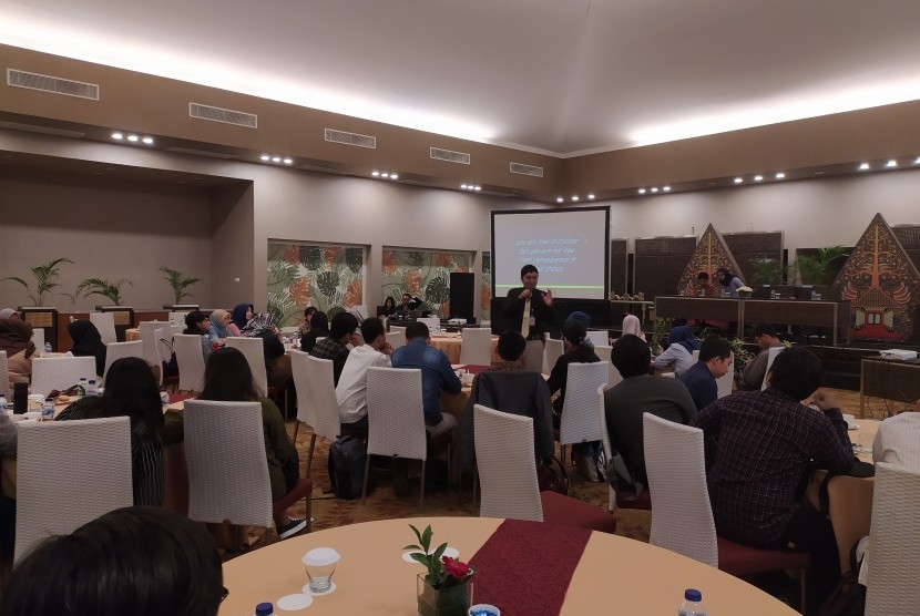 Sharing Session 'Ilmu Komunikasi dan Aktualisasinya dalam Dunia Kerja' di Hotel Eastparc Yogyakarta, Jumat (15/11). Acara tersebut digelar oleh Program Studi Magister Ilmu Komunikasi UGM.