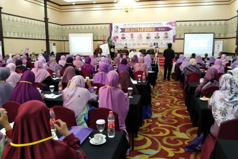 acara Silaturahim Koperasi dan UKM Nasional, Pimpinan Pusat Persaudaraan Muslimah (PP Salimah) menggelar seminar dengan tema ‘Melejitkan Bisnis’ di Hotel Grand Cempaka Jakarta,  Sabtu (28/4