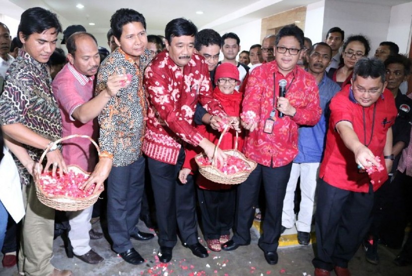 Acara tabur bunga di kantor DPP PDIP, Jalan Diponegoro Nomor 58, Menteng, Jakarta Pusat, Rabu (27/7).
