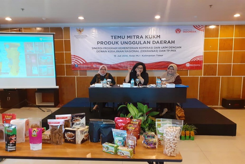  Acara temu mitra KUKM produk unggulan daerah di Samarinda, Kalimantan Timur (Kaltim).
