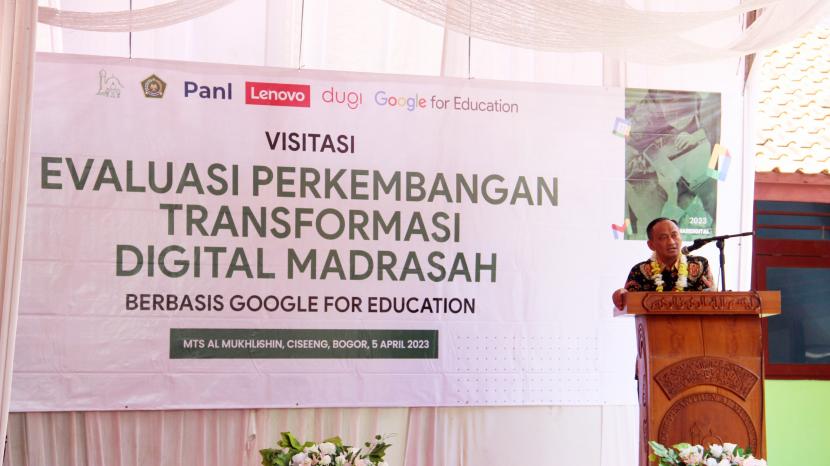 acara Visitasi Evaluasi Perkembangan Transformasi Digital Madrasah Berbasis Google for Education yang diadakan di MTs Al-Muhklisi, Kabupaten Bogor, Jawa Barat, pada Rabu (5/4/2023) di Bogor, Jawa Barat.