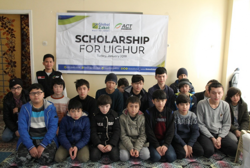 ACT Kirimkan bantuan pendidikan bagi yatim Uighur yang tinggal di Turki. Mereka melanjutkan pendidikan di Uighur Study Center, Kutadublig, Istanbul.