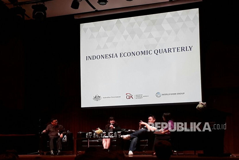 Bank Dunia bersama Otoritas Jasa Keuangan (OJK)  menggelar diskusi mengenai pertumbuhan ekonomi Indonesia,  di Jakarta, Rabu, (22/3). 