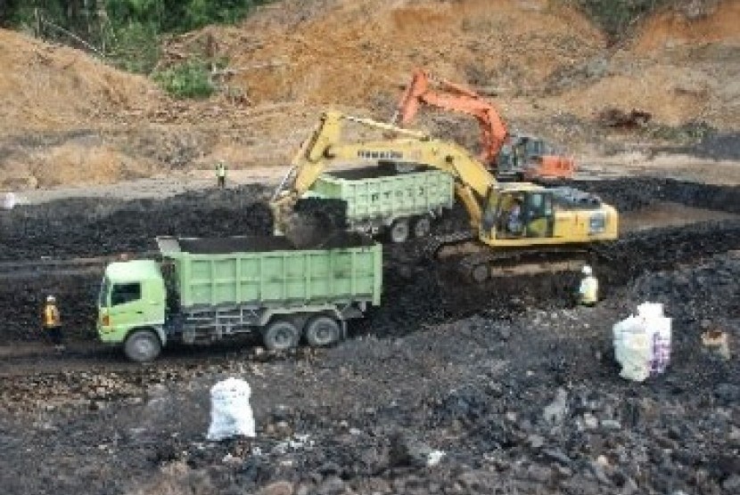 Mining sector falls due to the export ban on some minerals and raw materials. (Illustration)