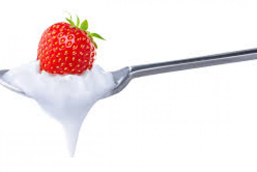 Ada beragam pilihan yogurt di rak supermarket, apapun itu yogurt merupakan salah satu makanan yang sehat dan baik bagi pencernaan.