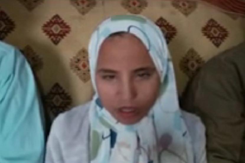 Gadis Difabel Netra Ini Hafal Alquran Hanya dalam 18 Bulan. Adalah Roaa al-Sayyed, gadis asal Mesir penyandang disabilitas dengan gangguan pada matanya yang berhasil menghafal Alquran hanya dalam waktu 18 bulan. 