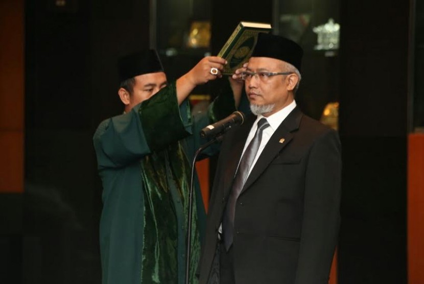 Adang Sudrajat dilantik menjadi anggota MPR menggantikan Ma'mur Hasanuddin karena meninggal beberapa waktu lalu.