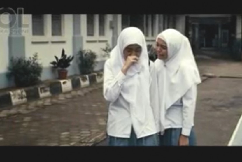 Siswi menggunakan hijab di sekolah (ilustrasi)