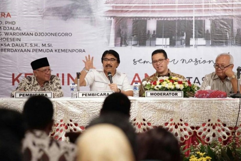 Adhyaksa Dault saat menjadi pembicara di Seminar Nasional 