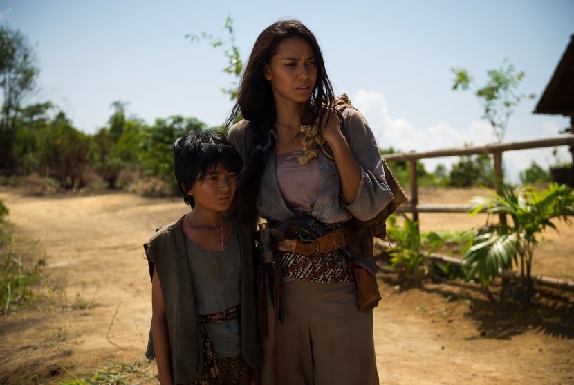 Adinia Wirasti (kanan) dalam serial HBO Asia, Grisse.