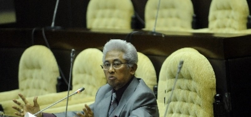 Adnan Buyung Nasution