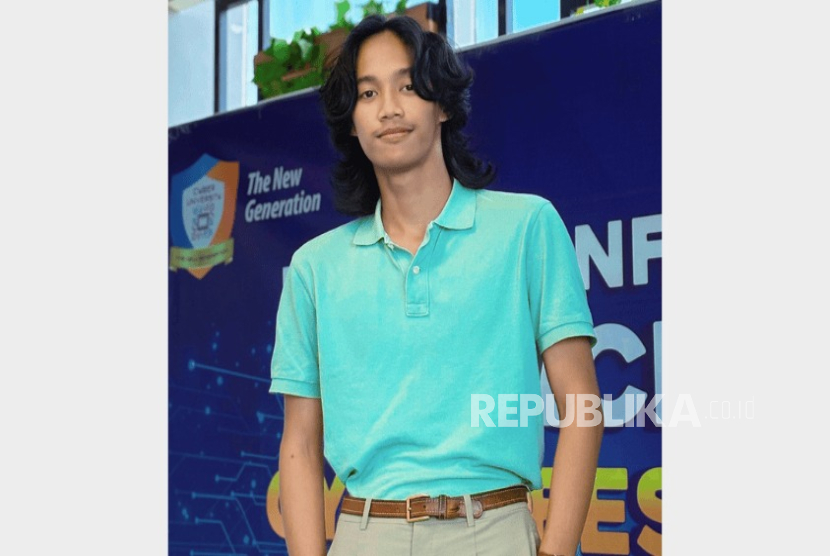 Adnan Syukur, mahasiswa semester 2 dari Program Studi Sistem dan Teknologi Informasi Universitas Siber Indonesia.