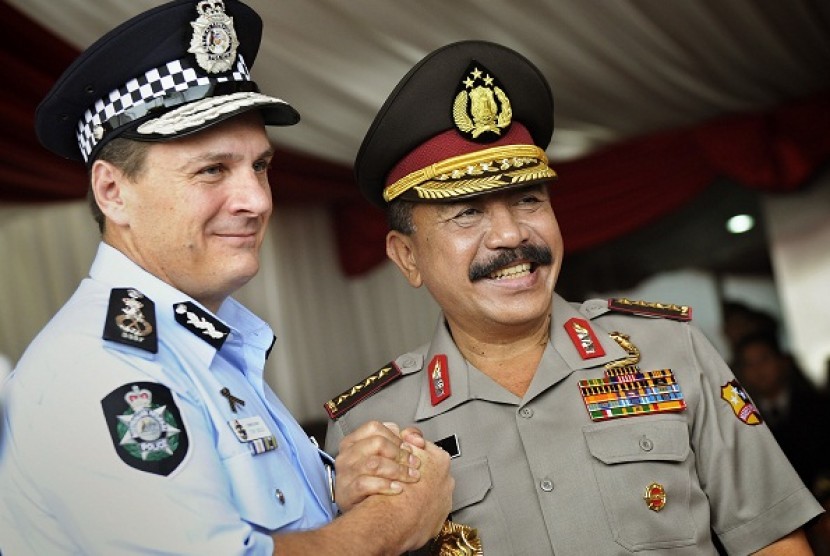 AFP Comissioner, Tony Negus (left) and Chief of Indonesian Police General Timur Pradopo (file photo)