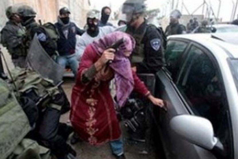 Agen Israel menyamar wanita muslimah Palestina (Ilustrasi)