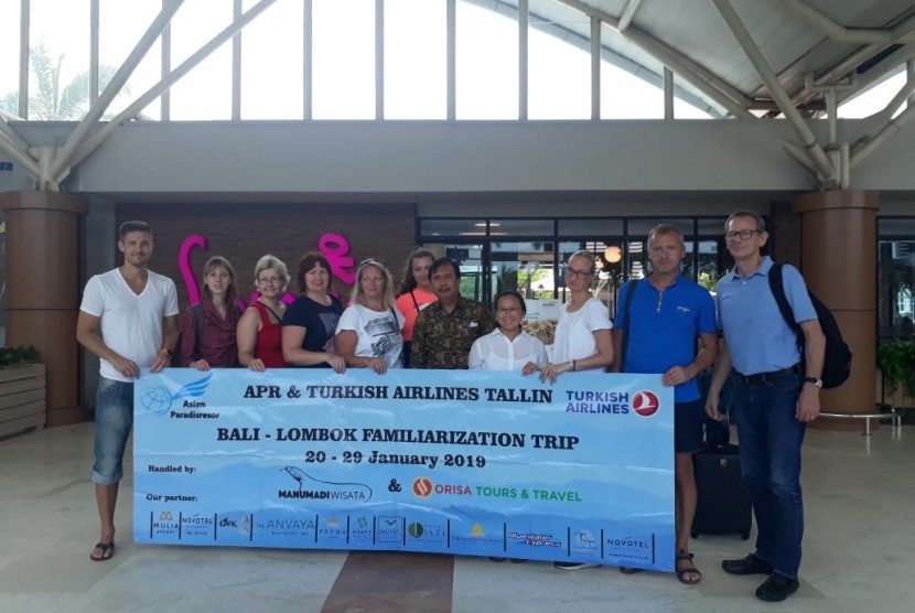 Agen travel dari Estonia usai famtrip Lombok di Bandara Internasional Lombok, NTB, Senin (28/1).