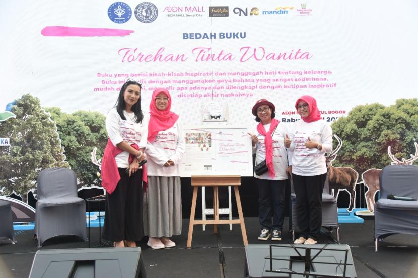 Agrianita IPB  University mengadirkan produk unggulan dan bedah buku di gelaran Hari Jadi Kota Bogor yang diaakan di AEON Mall Sentul City pada 1 -5 Juni 2022.