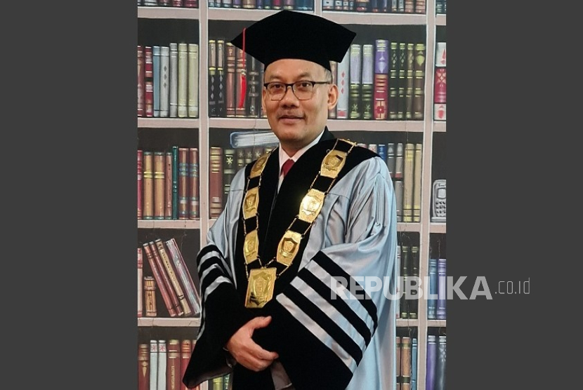 Agus Trihandoyo, Wakil Rektor I Bidang Akademik Cyber University.