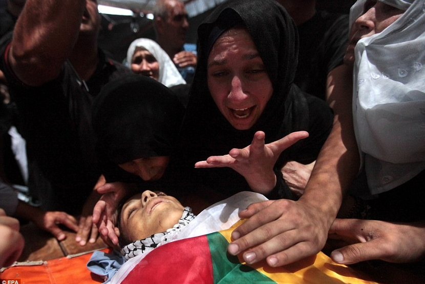 Ahmad Salim, pemuda Palestina yang ditembak tentara Israel (Ilustrasi)