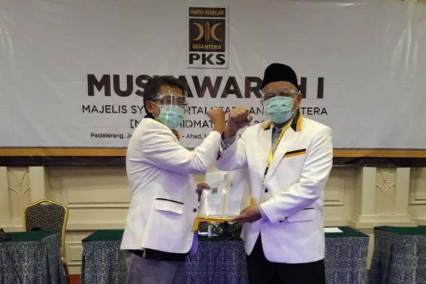 Ahmad Syaikhu ditunjuk sebagai Presiden PKS menggantikan Mohamad Sohibul Iman dalam sidang Musyawarah Majelis Syura PKS di Bandung, Jawa Barat, pada Senin (5/10). 