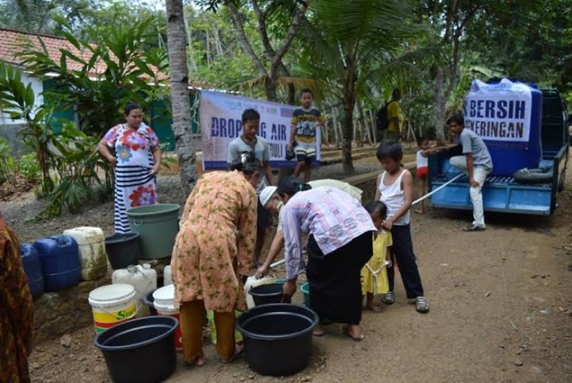 Air bersih bantuan Al Azhar Peduli Umat