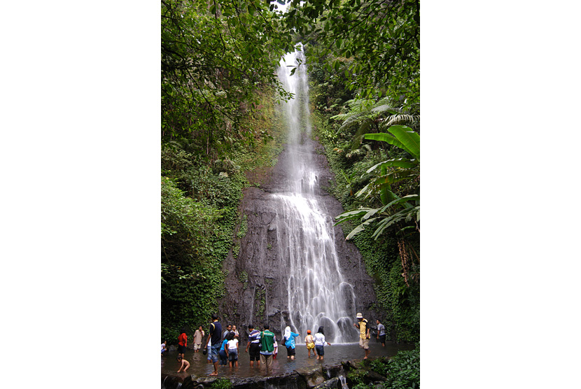 Air terjun alam 'Curug Jaksa'.