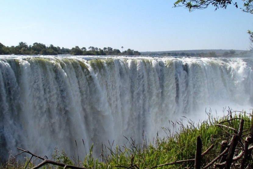 Air terjun Victoria di Afrika turun 100 meter ke permukaan bumi (Ilustrasi)