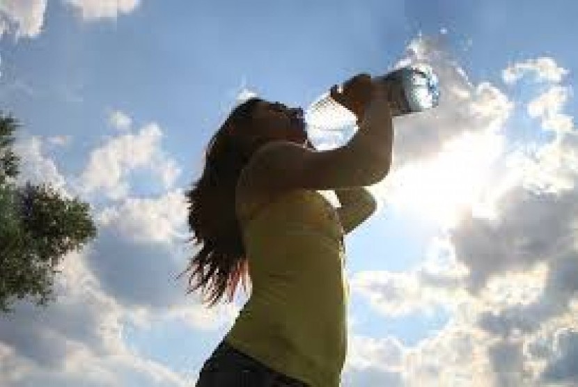 Air yang tidak layak dikonsumsi mengundang beragam penyakit. Pastikan hanya minum dari sumber air yang terpercaya.