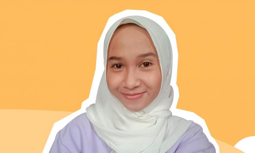 Aisara Fita Oktaviani, mahasiswa Universitas Nusa Mandiri yang juga owner Toko Safa_scarft.