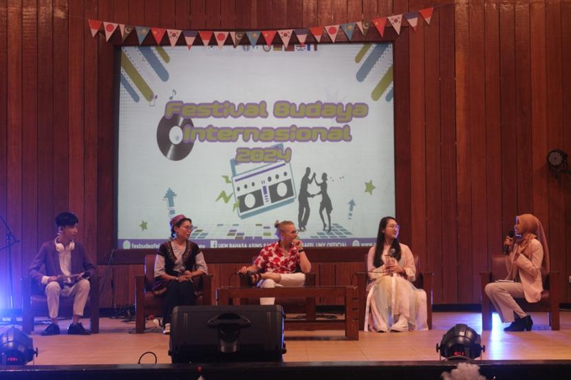 Ajang Festival Budaya Internasional 2024 yang diselenggarakan di Auditorium Universitas Negeri Yogyakarta (UNY), Selasa (23/4/2024) lalu. 