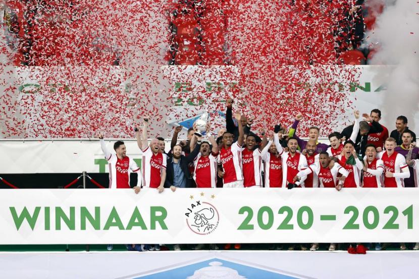 Ajax Juara Piala KNVB