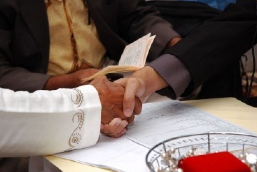 Pernikahan Ummu Sulaim menggunakan mahar berupa ikrar syahadat. Foto menikah (ilustrasi)