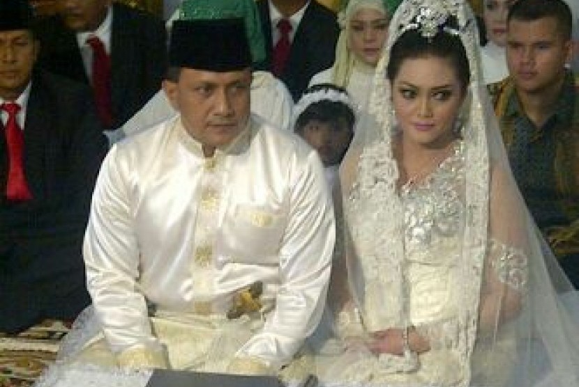 Akad nikah Mayjen Agus Surya Bakti dan Bella Shapira 