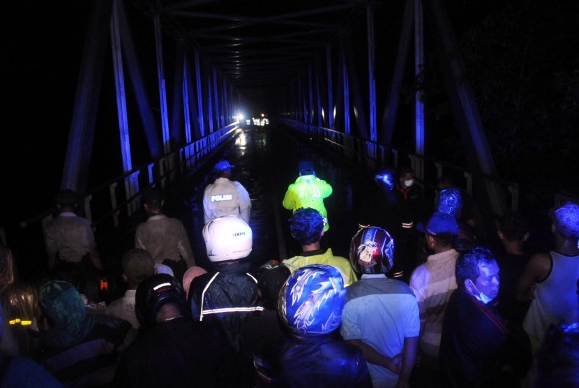 Akibat lahar dingin jembatan di tutup