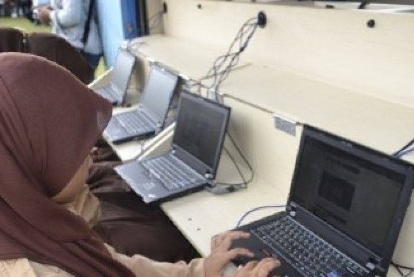 Akses internet.org di Kampung Cyber, Yogyakarta (Ilustrasi)