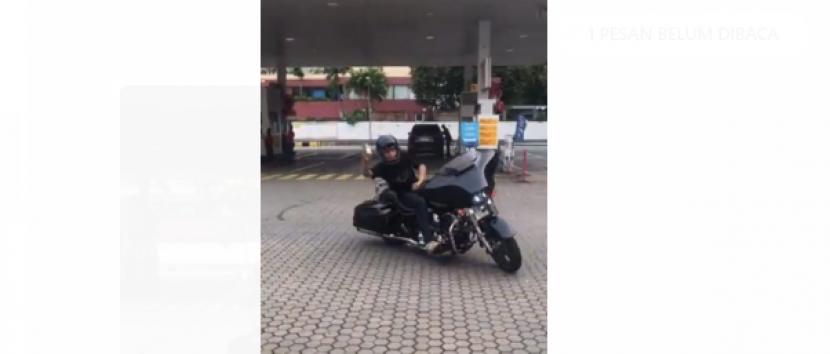Aksi anak pejabat pajak, Mario Dandy Satrio yang ugal-ugalan di dalam SPBU dengan motor mewahnya